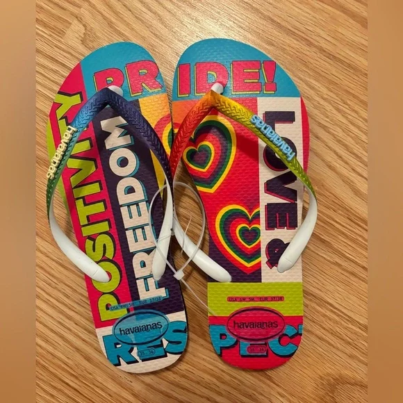 Havaianas Pride Rainbow Flip Flops Sandals NWOT Colorful Unisex Slim - Picture 2 of 6
